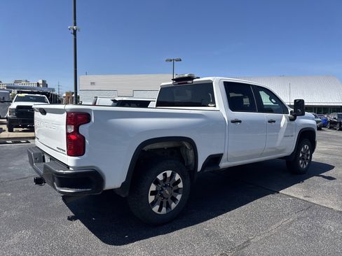Used 2024 Chevrolet Silverado 2500 Custom w/ Custom Convenience Package AWD/4WD image 3