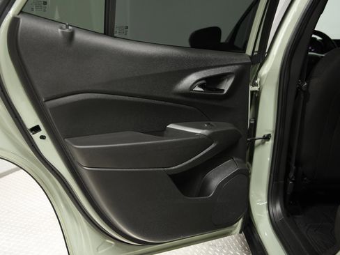 Used 2024 Chevrolet Trax RS w/ Driver Confidence Package image 19