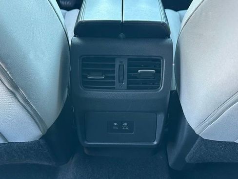 Used 2021 Nissan Rogue SV image 29