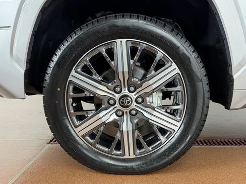 Used 2023 Toyota Tundra Capstone AWD/4WD image 9