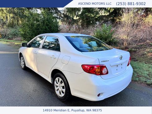 Used 2010 Toyota Corolla LE image 3