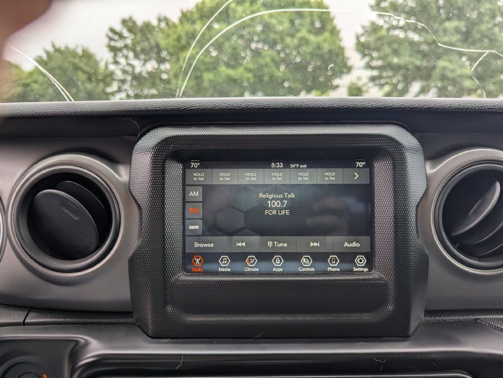 Used 2022 Jeep Gladiator Sport AWD/4WD image 6