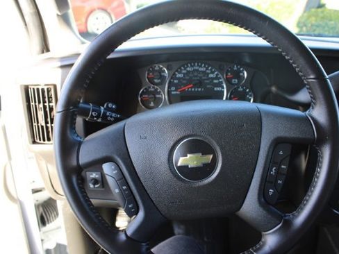 Used 2022 Chevrolet Express 4500 Extended w/ Power Convenience Package image 12