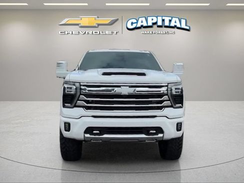 Used 2025 Chevrolet Silverado 2500 High Country w/ Technology Package AWD/4WD image 8