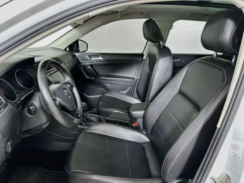 Used 2021 Volkswagen Tiguan SE FWD image 8