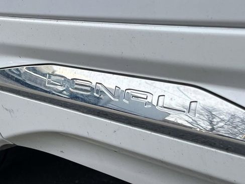 Used 2023 GMC Terrain Denali w/ Denali Premium Package image 13