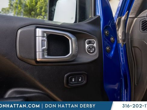 Used 2018 Jeep Wrangler Unlimited Rubicon AWD/4WD image 15