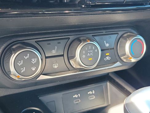 Certified 2025 Nissan Kicks SV w/ SV Premium Package image 32