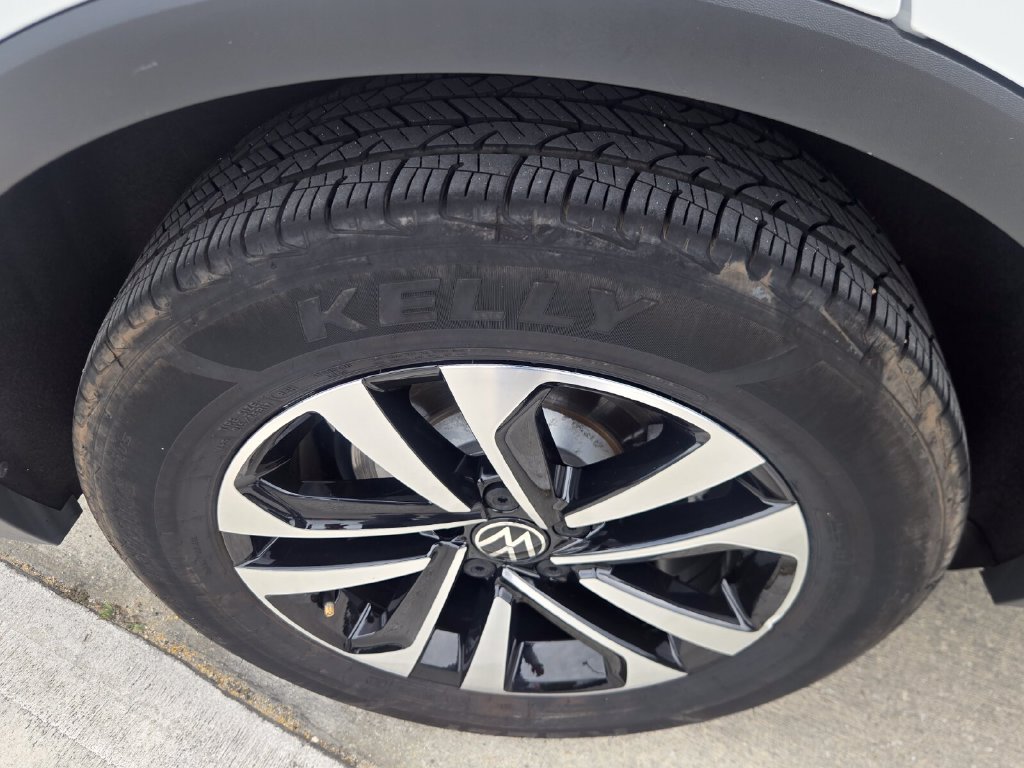 Certified 2024 Volkswagen Tiguan S FWD image 9