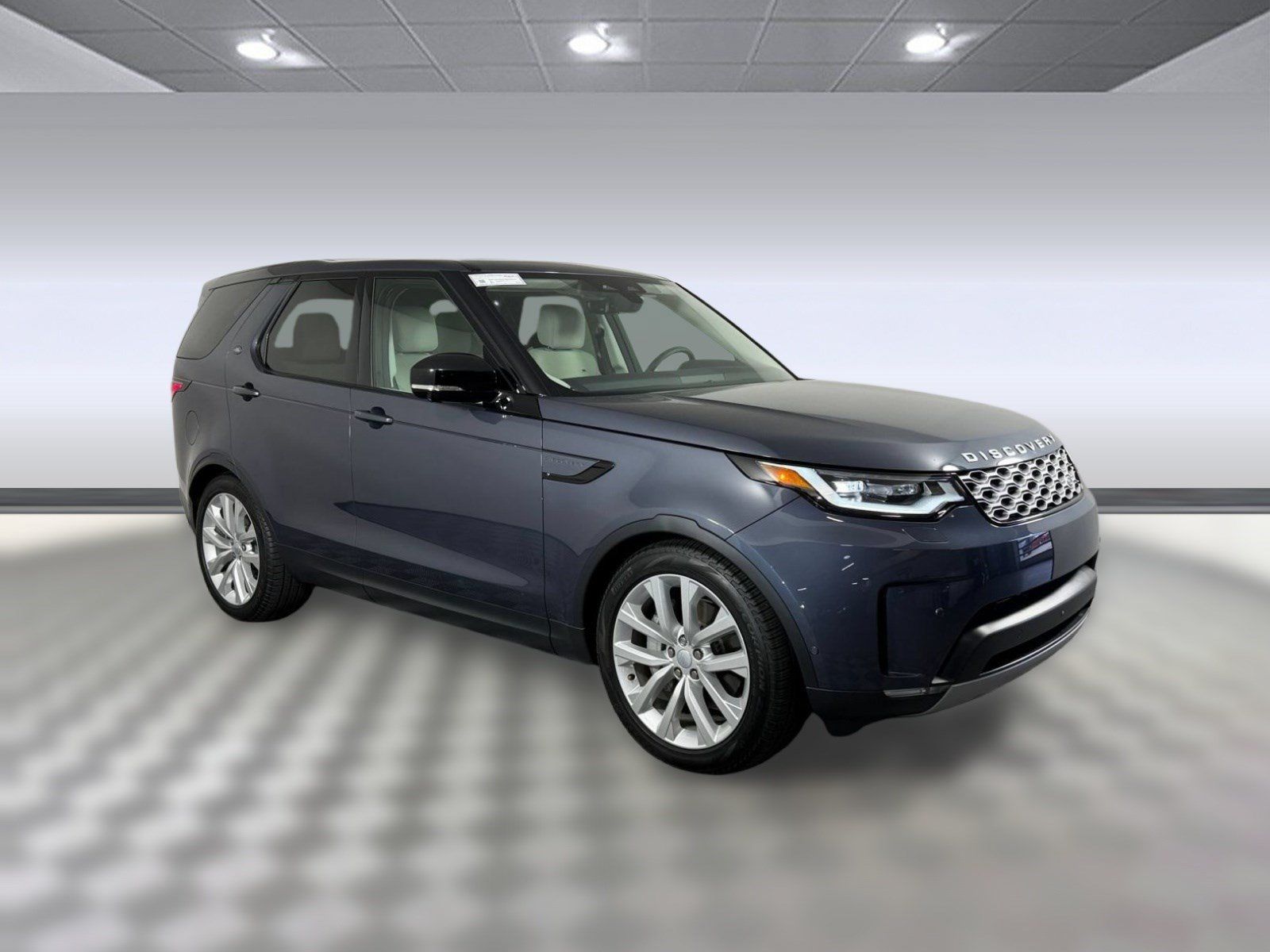 Used 2026 Land Rover Discovery S AWD/4WD image 7