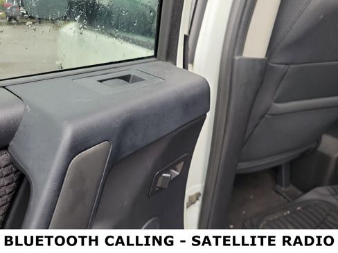 Used 2013 Nissan Titan SV w/ SV Value Truck Pkg image 14