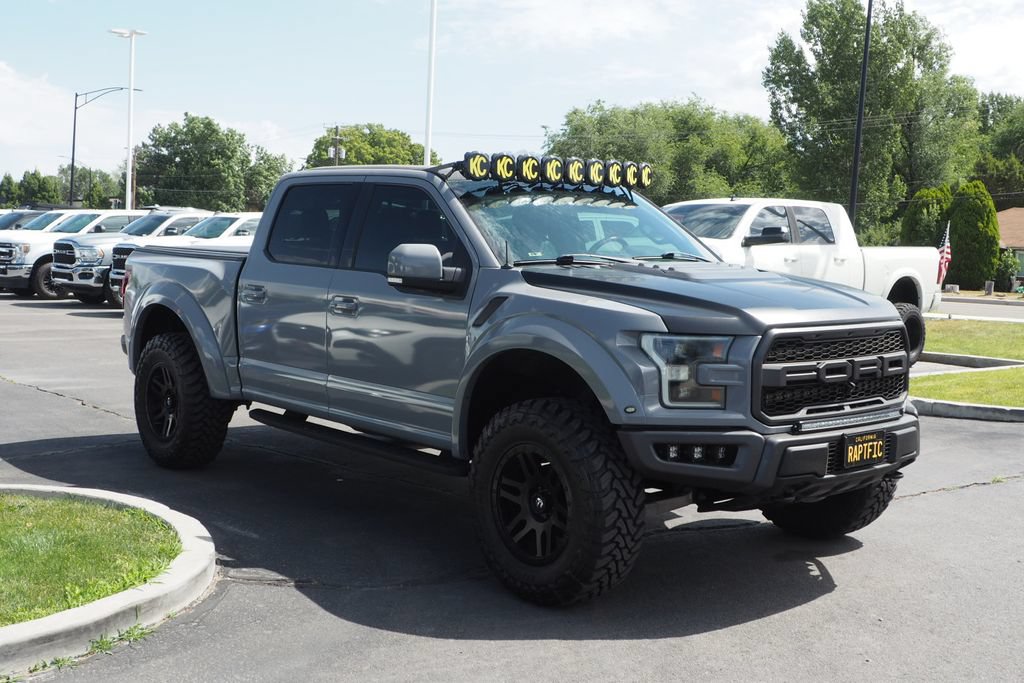 Used 2018 Ford F150 Raptor w/ Equipment Group 802A Luxury AWD/4WD image 3