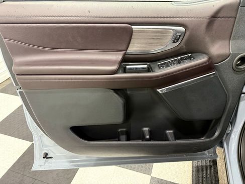 New 2025 Ford Expedition Platinum w/ Platinum Ultimate Package image 18