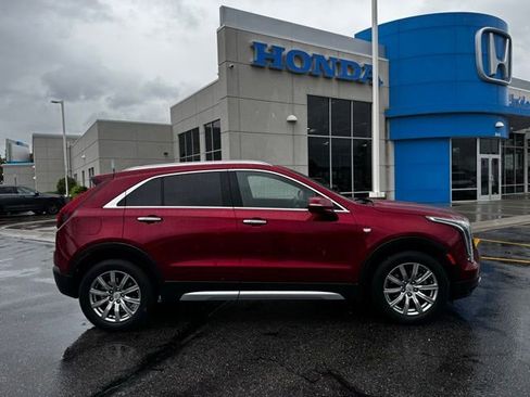 Used 2020 Cadillac XT4 Premium Luxury FWD image 4