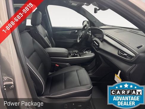 Used 2027 Buick Enclave Sport Touring w/ Power Package AWD/4WD image 5