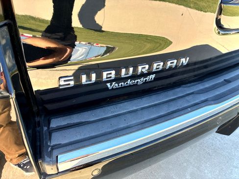 Used 2017 Chevrolet Suburban Premier image 8