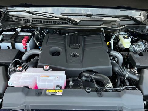 New 2026 Toyota Tundra Limited AWD/4WD image 9