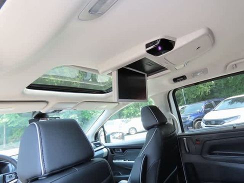 New 2026 Honda Odyssey Touring image 16