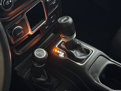 Used 2021 Jeep Wrangler Unlimited Sport image 22