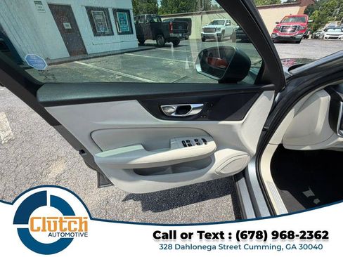Used 2019 Volvo S60 T6 Momentum w/ Premium Package AWD/4WD image 15