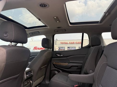 Used 2020 GMC Acadia SLE w/ Driver Convenience Package AWD/4WD image 16