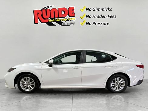 Used 2025 Toyota Camry LE FWD image 3