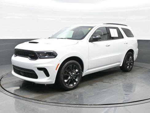 Used 2025 Dodge Durango GT image 2