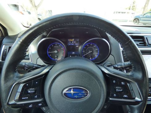 Used 2019 Subaru Outback 2.5i Touring AWD/4WD image 33