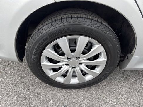 Used 2013 Toyota Corolla LE image 9