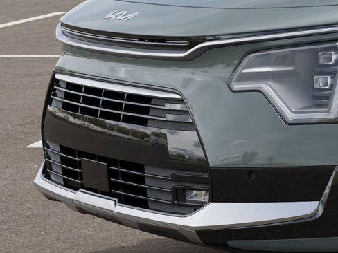 New 2025 Kia Niro SX Touring image 12
