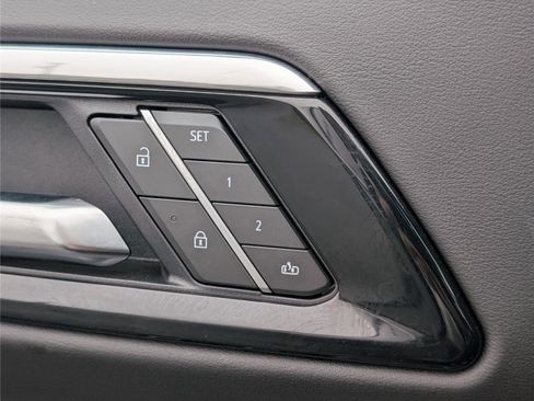 Used 2025 Chevrolet Suburban RST w/ RST Capability Package image 23