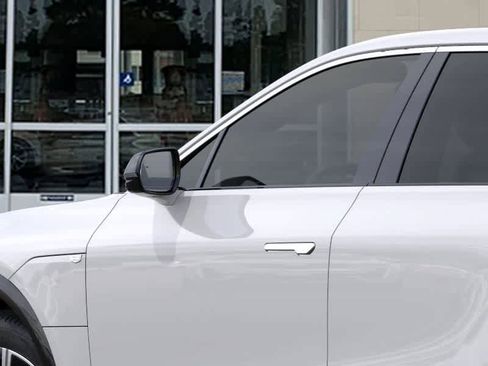 New 2025 Cadillac Lyriq Luxury image 12