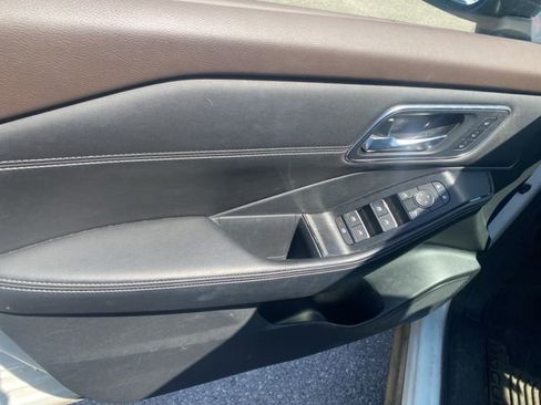 Used 2023 Nissan Rogue Platinum w/ Platinum Premium Package image 17