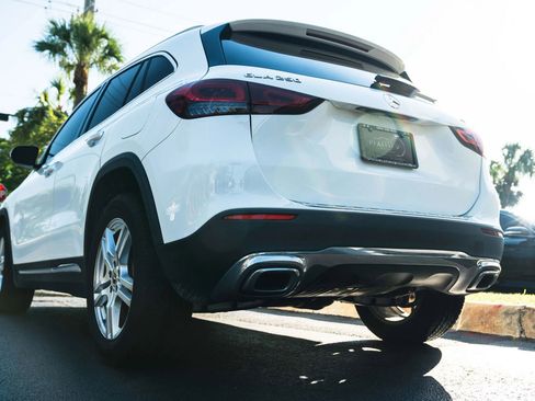 Used 2022 Mercedes-Benz GLA 250 4MATIC w/ Premium Package image 14