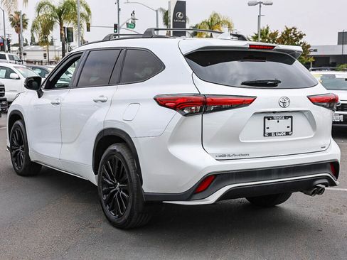 Used 2023 Toyota Highlander XSE FWD image 24