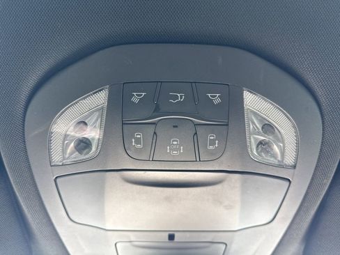 Used 2020 Chrysler Pacifica Touring-L Plus image 18