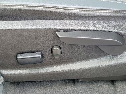 Used 2022 Chevrolet Colorado Z71 image 18