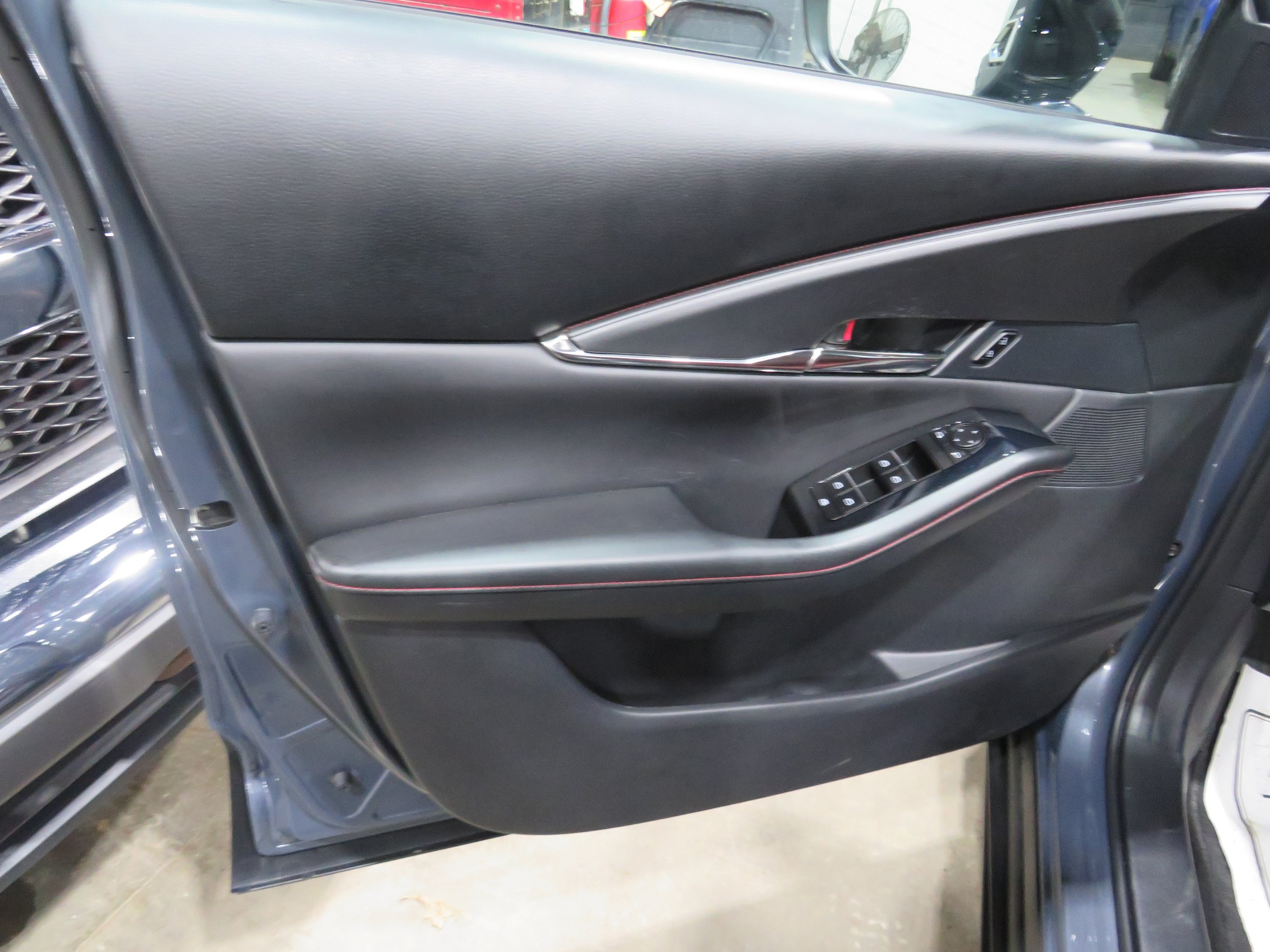 Used 2023 MAZDA CX-30 AWD 2.5 S w/ Preferred Package image 17