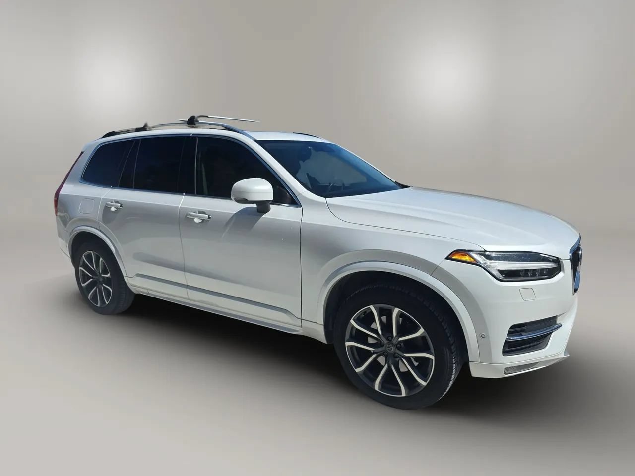 Used 2017 Volvo XC90 T6 Momentum w/ Vision Package AWD/4WD image 11
