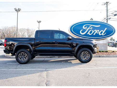 Used 2025 Chevrolet Colorado ZR2 image 1