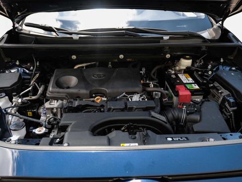 Used 2020 Toyota RAV4 XLE w/ Convenience Package FWD image 46