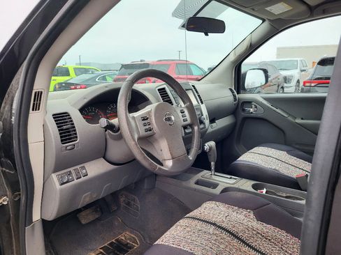 Used 2019 Nissan Frontier SV image 4