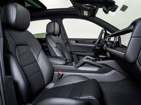 New 2026 Porsche Cayenne image 15