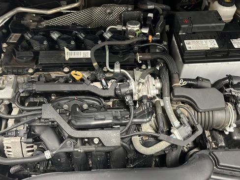 Used 2023 Toyota Corolla Cross LE image 27