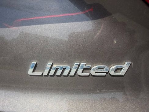 Used 2016 Hyundai Sonata Limited w/ Option Group 05 FWD image 9