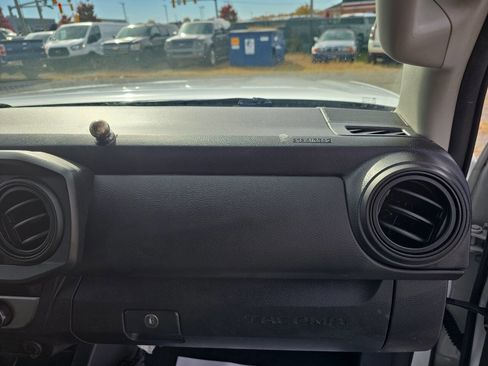 Used 2019 Toyota Tacoma SR image 20