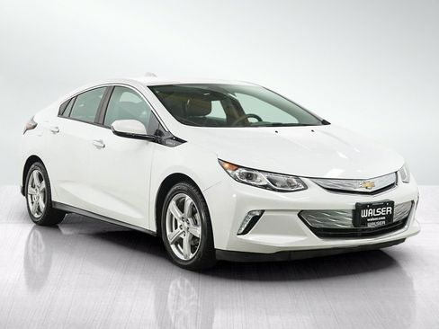 Used 2017 Chevrolet Volt LT w/ Comfort Package FWD image 7