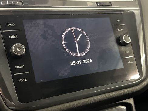 Used 2024 Volkswagen Tiguan SE FWD image 17