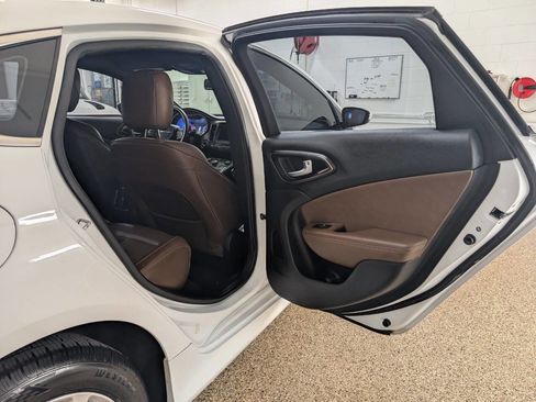 Used 2016 Chrysler 200 C w/ Premium Group image 16