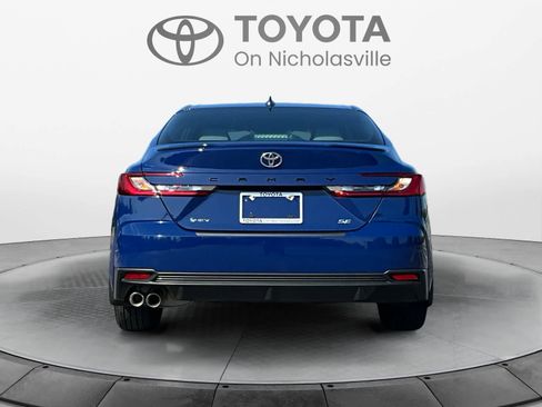 Used 2026 Toyota Camry SE w/ Convenience Package FWD image 4